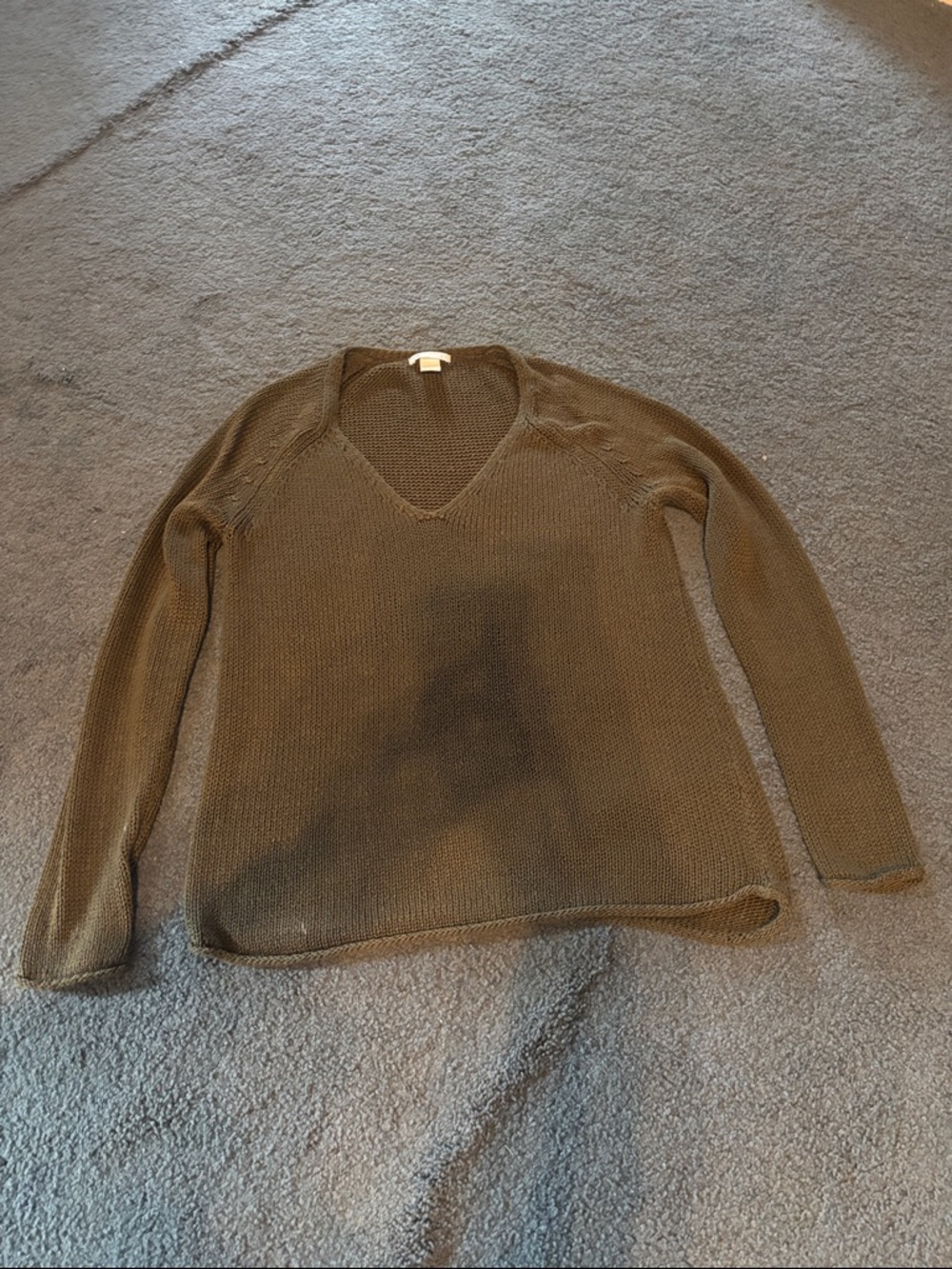 V-Neck Lightweight Knit Sweater - Olive